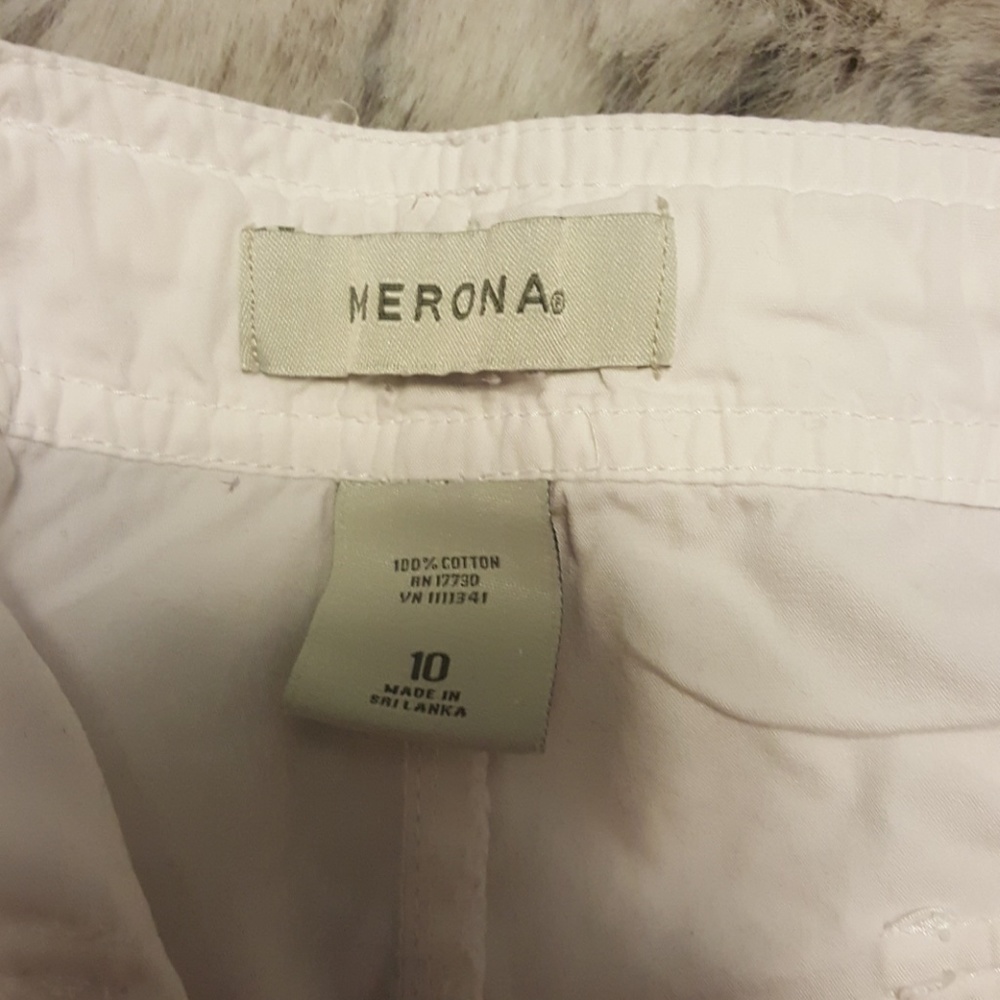 White Cargo Shorts With Draw Strings - image 3